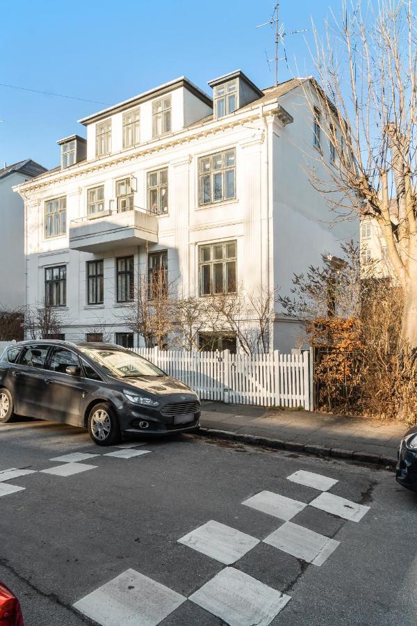 Rooms In Quiet White Villa Apartment Hortensiavej 8 On Frederiksberg C Copenhaga Exterior foto